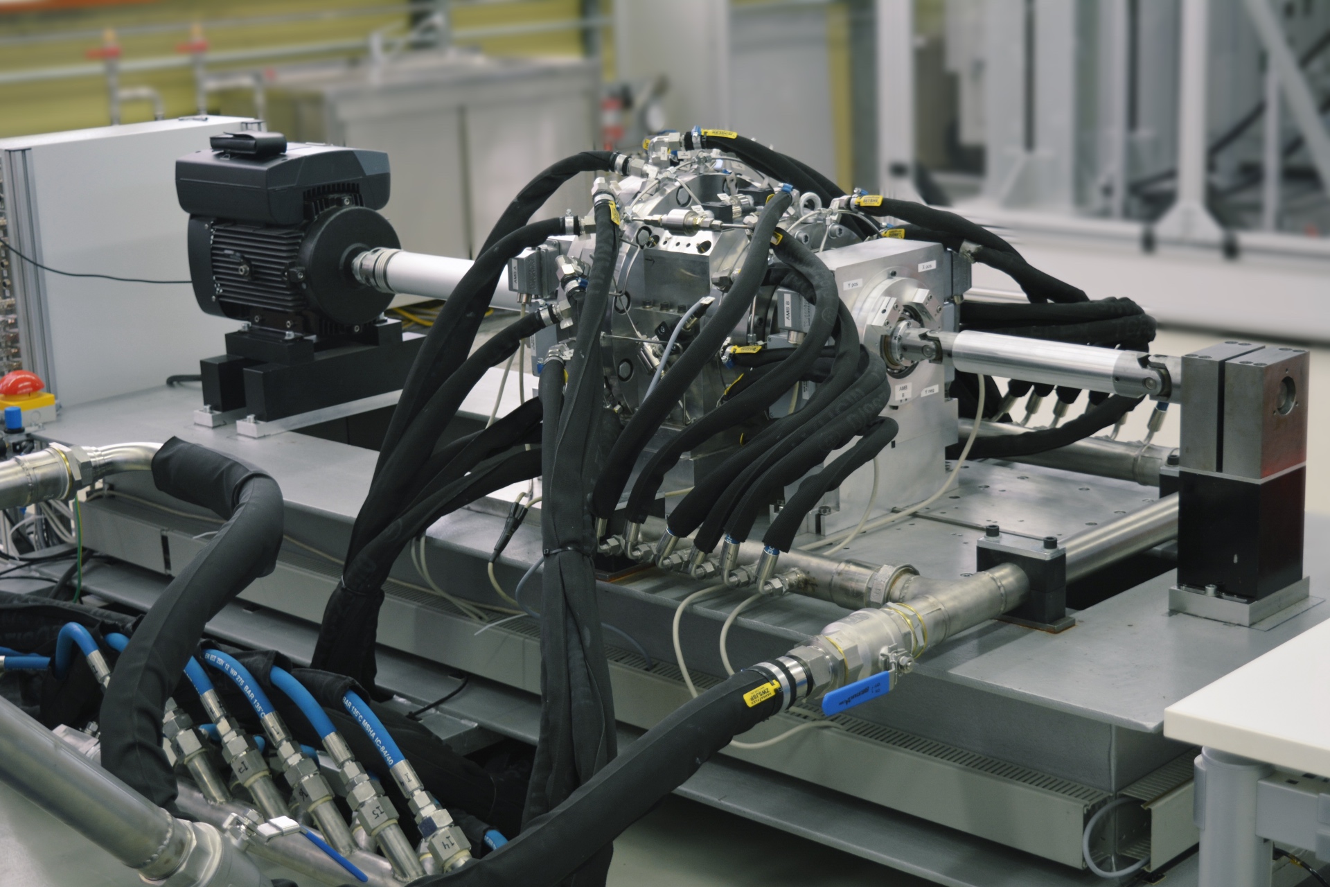 The Technische Universität Darmstadt selected BUMAX screws for its annular gap flow test rig to ensure high strength and corrosion resistance for critical fasteners.